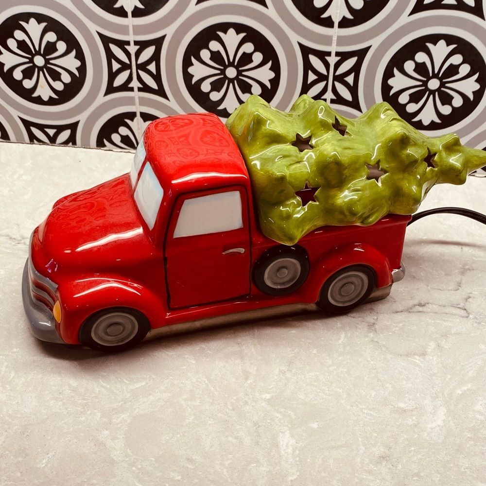 Scentsy Special Delivery Red Truck with Green Christmas Tree - Discontinued - Picture 2 of 8